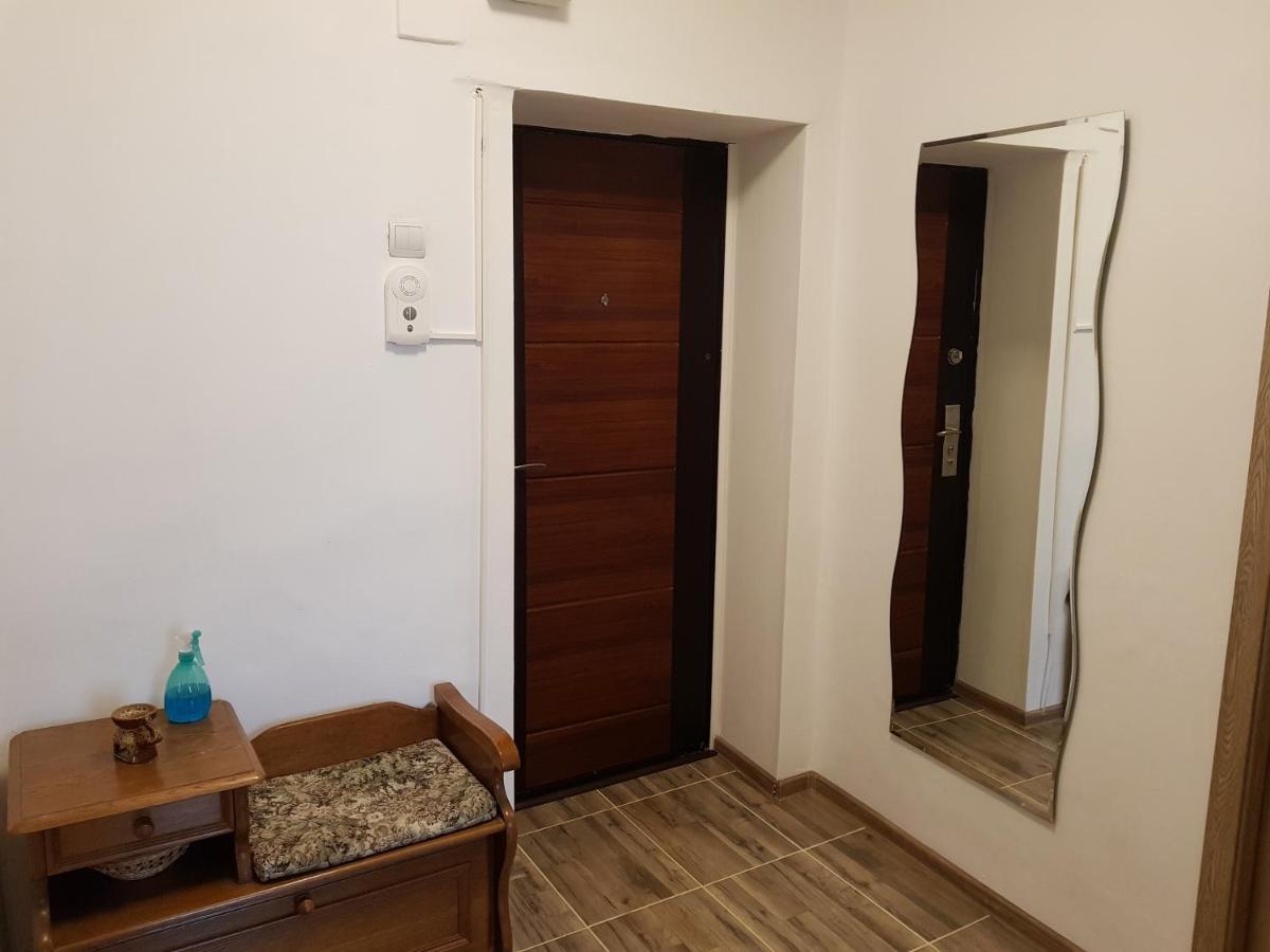 Aris Apartment Vajdahunyad Kültér fotó